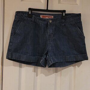 Gap size 12 shorts